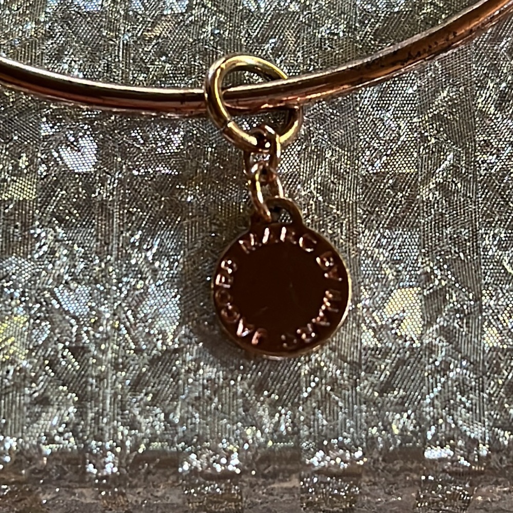 Bracelets - Picture 2 of 4